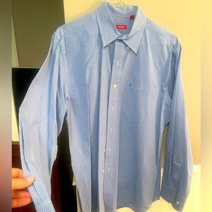 Blue checkered Men’s Izod dress shirt